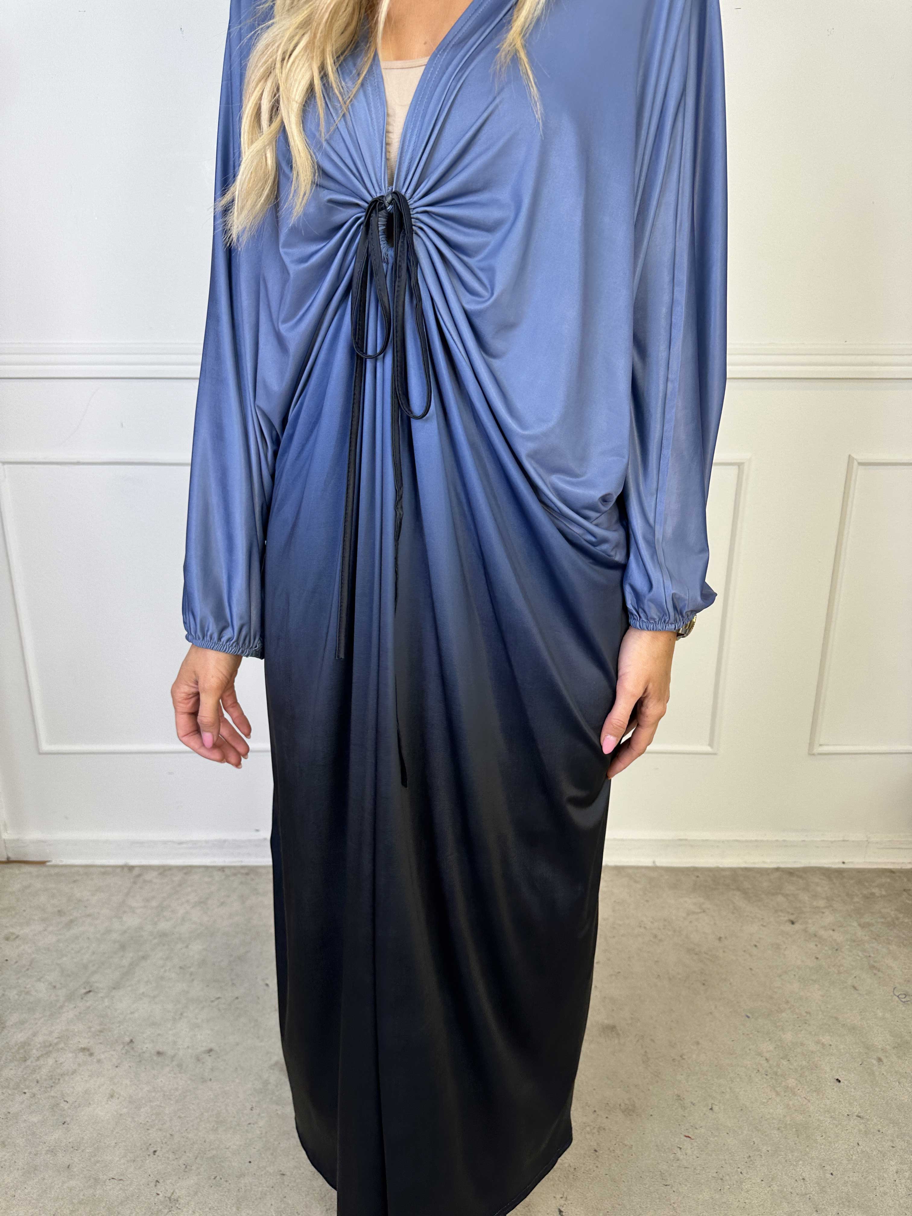 Ismene - Lang tunikakjole i flere farvenuancer